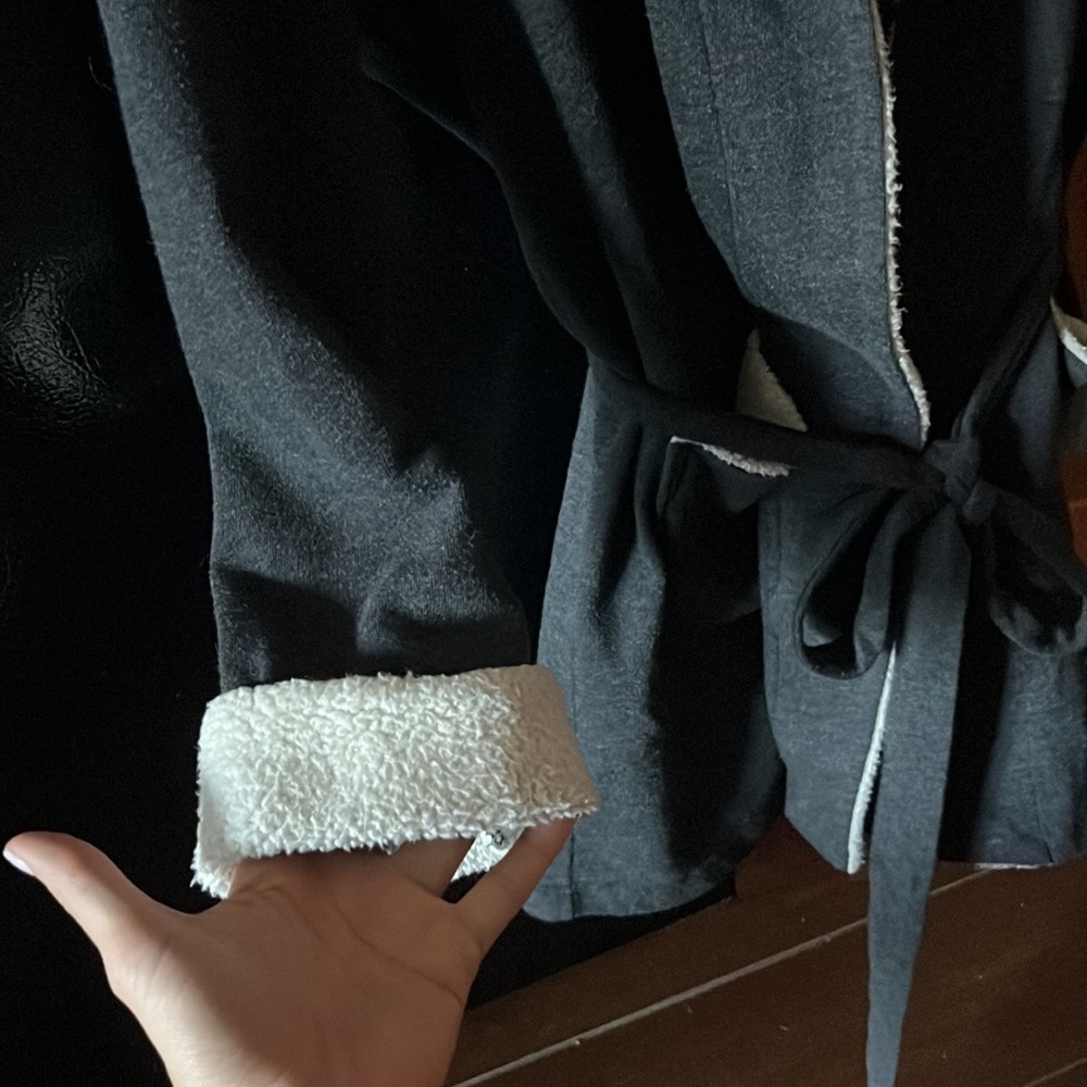 Victoria’s Secret Robe - Picture 4 of 4